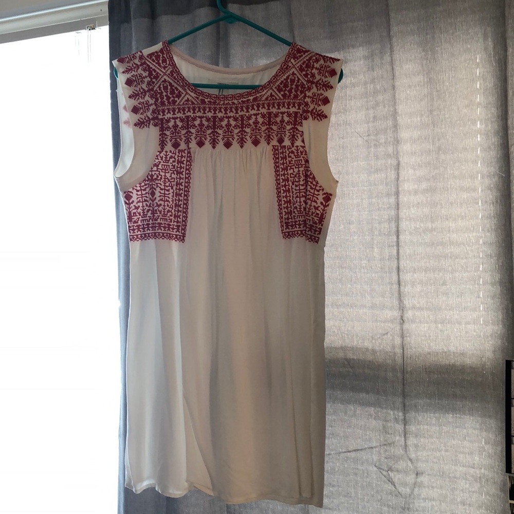Forever 21 embroidered dress